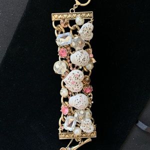 Betsey Johnson white lace skull toggle bracelet